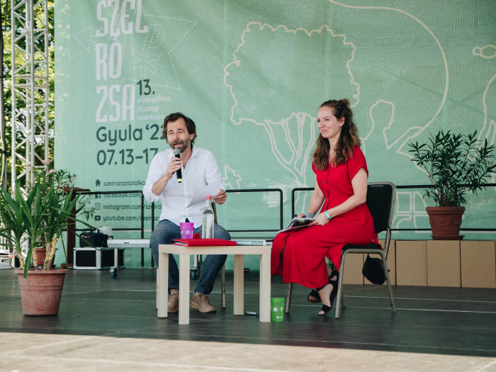 Közéleti előadások